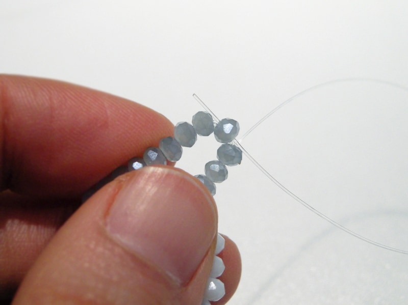 青い薔薇のクリスタルブローチ