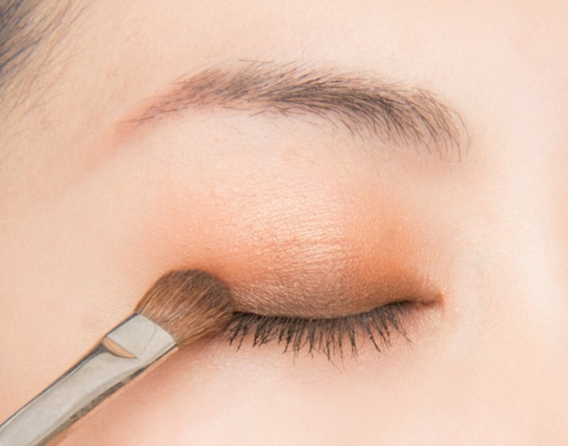 ダークブラウンで目の拡張効果も