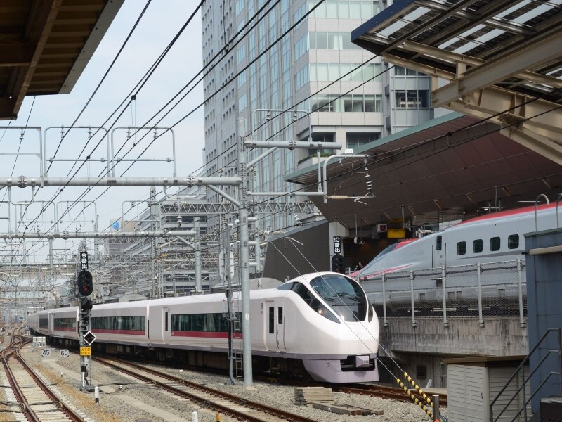 常磐線特急と秋田新幹線こまち
