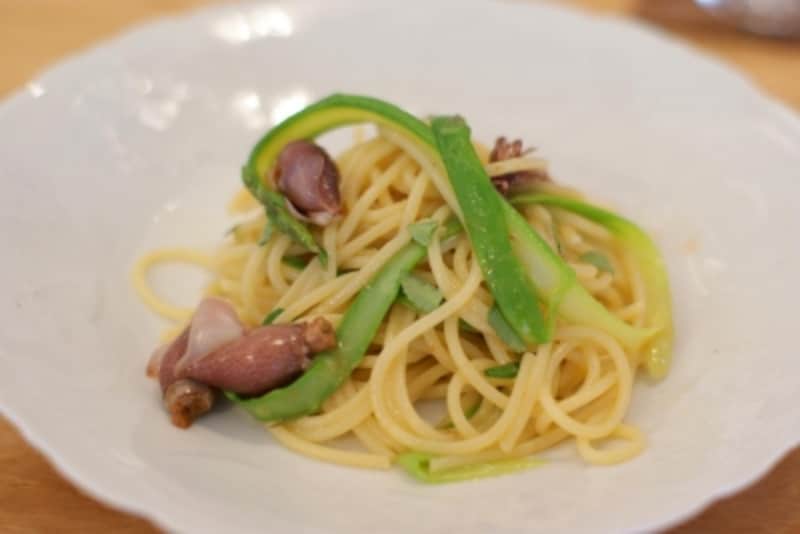 蛍烏賊とアスパラガスのパスタ