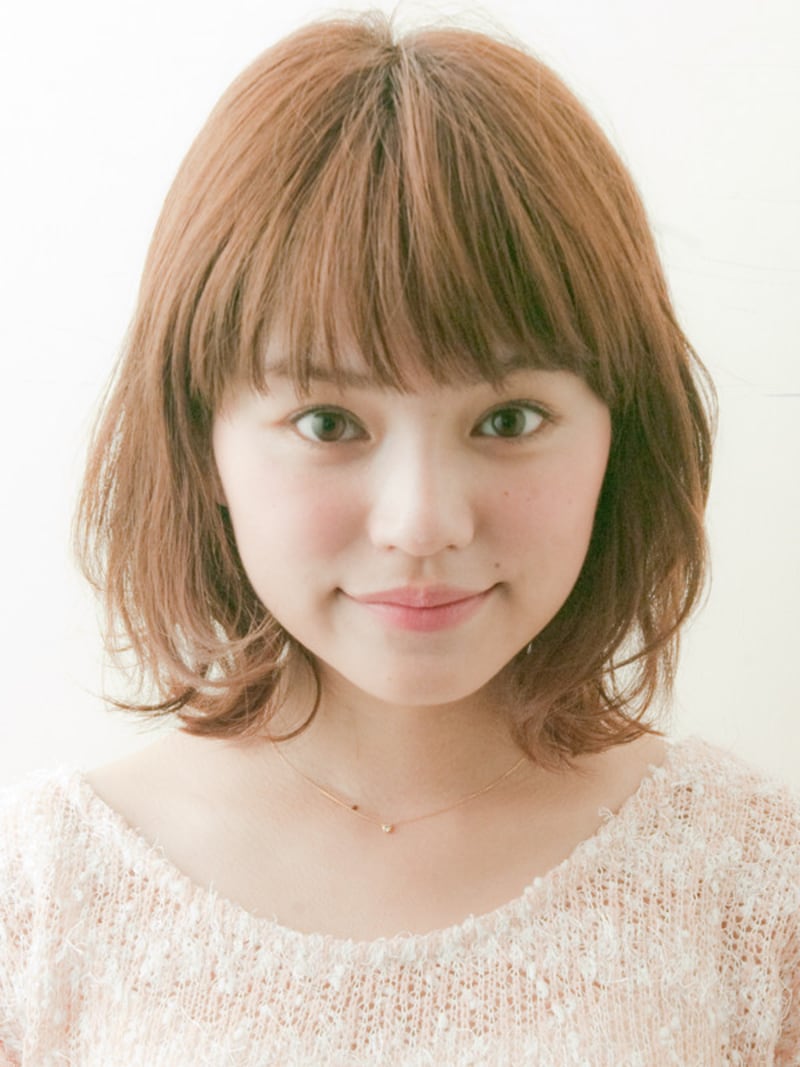 ミディアムボブのパーマスタイル