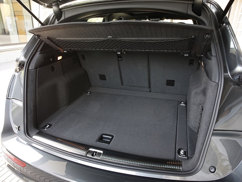 アウディQ5undefinedラゲージ