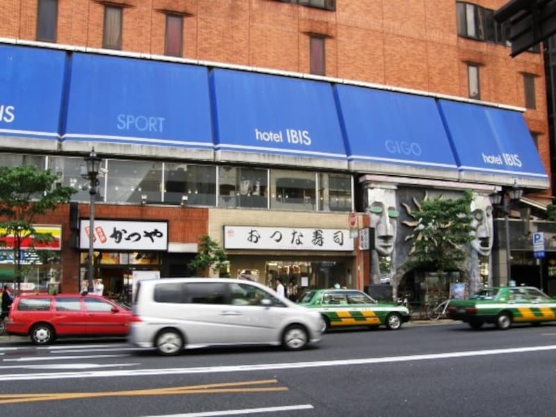 外苑東通りに面していた旧店舗