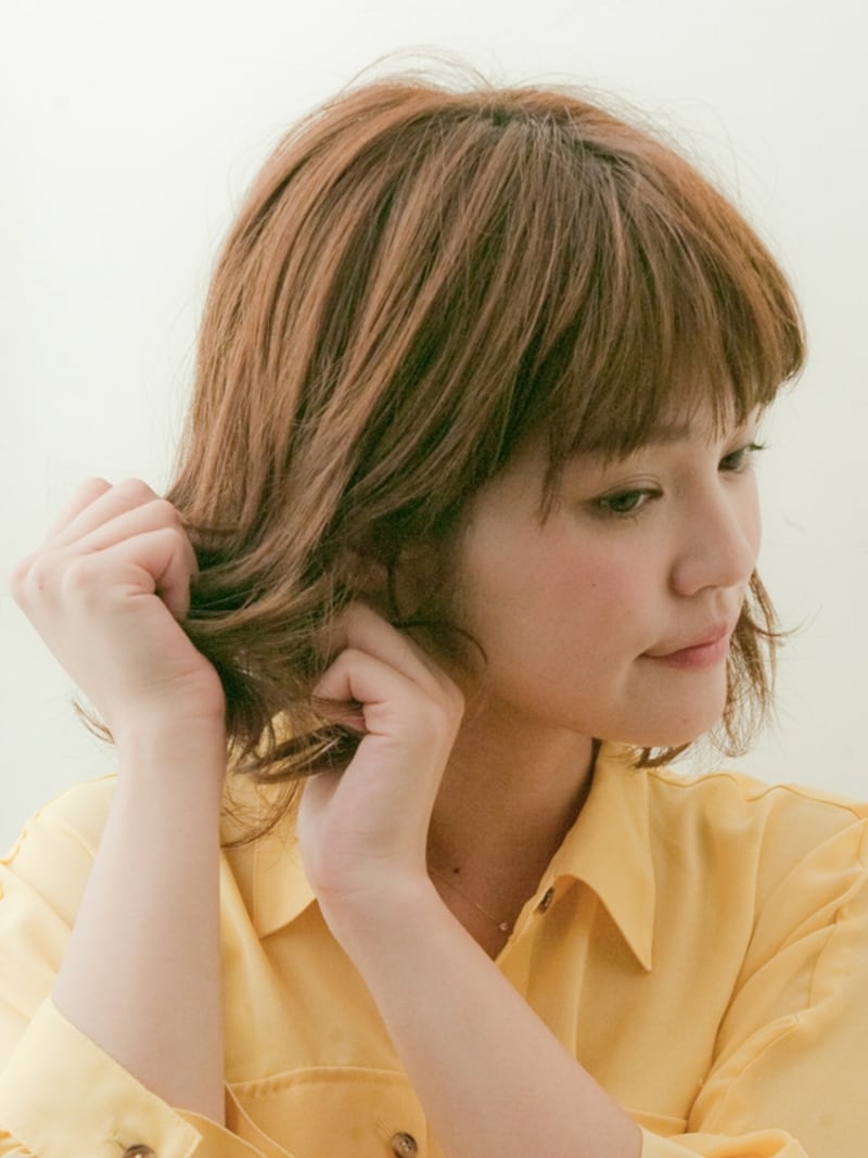 毛先から握るようにつける