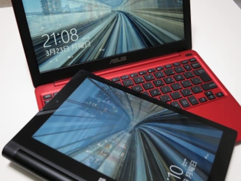 ASUS EeeBook X205TAとLenovo YOGA Tablet 2-10