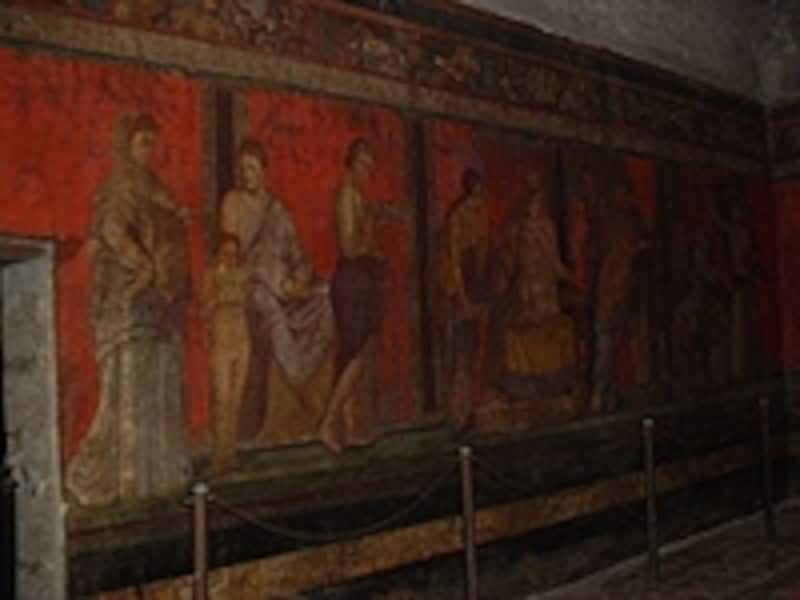 「ポンペイの赤」と言われる赤色が見事なポンペイ遺跡の壁画（世界遺産）