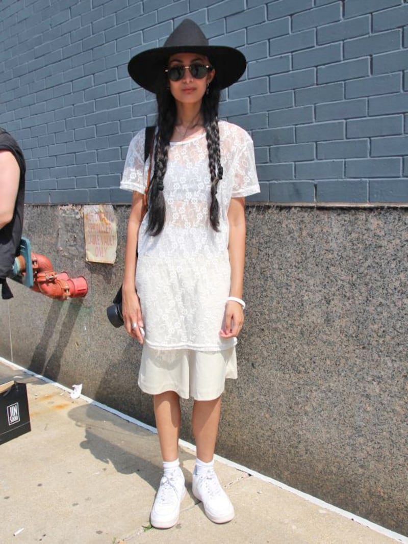 スニーカーでストリートテイストundefined(c)Rie Miyata