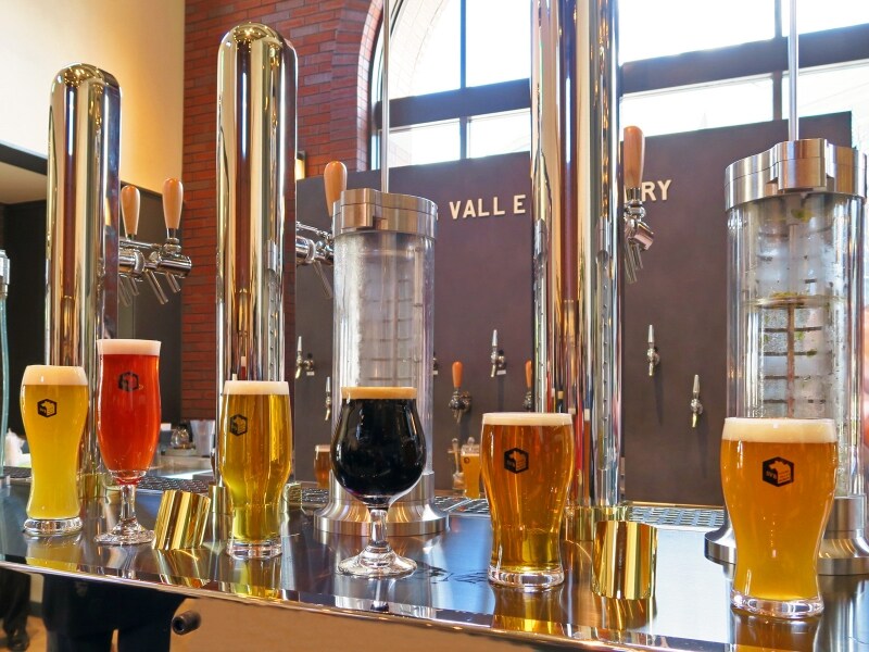 新開発の「スゴ泡タップ」でそれぞれのビールに合った泡がつくれます