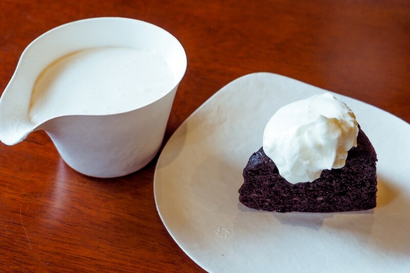 加賀梅酒ヨーグルト&能登産丸大豆のお醤油と甘糀のガトーショコラ@titi