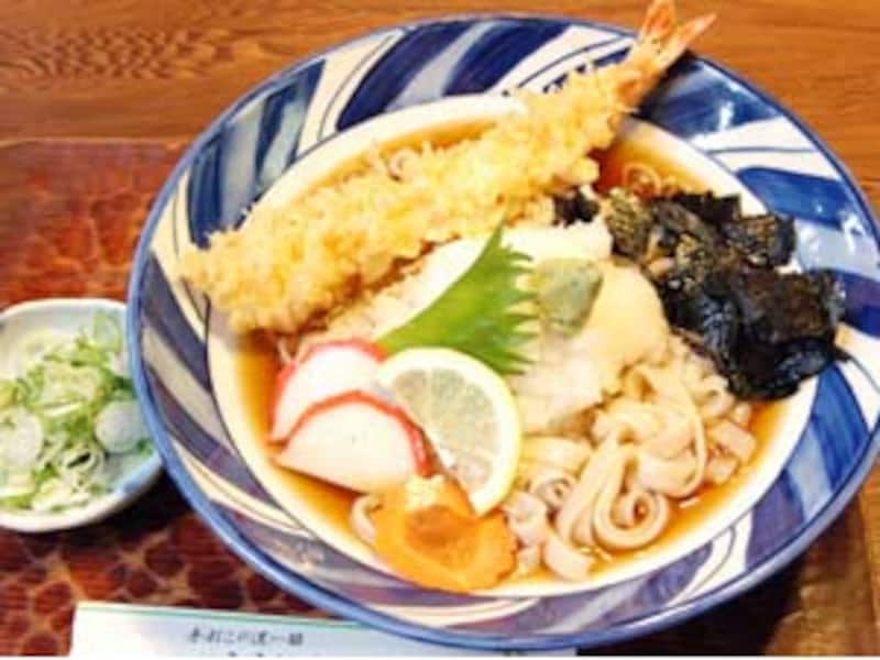 海老おろし1260円。きしめん、うどん、そばが選べる。