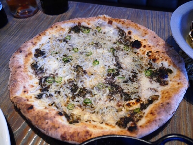 岩海苔としらすがふんだんにトッピングされた『篠島』