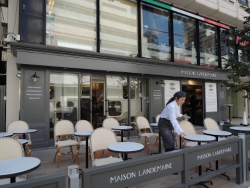 これからの季節、ここち良いテラス席