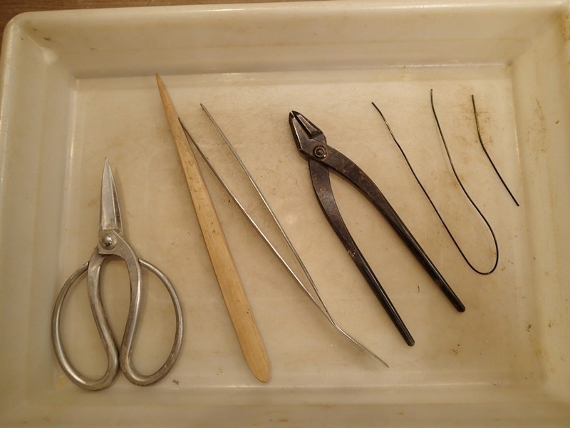 作業に必要な道具4種類と針金