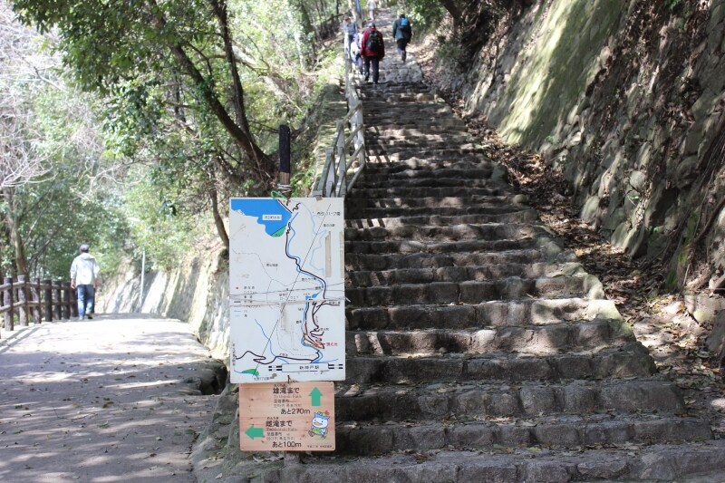 この看板は親切