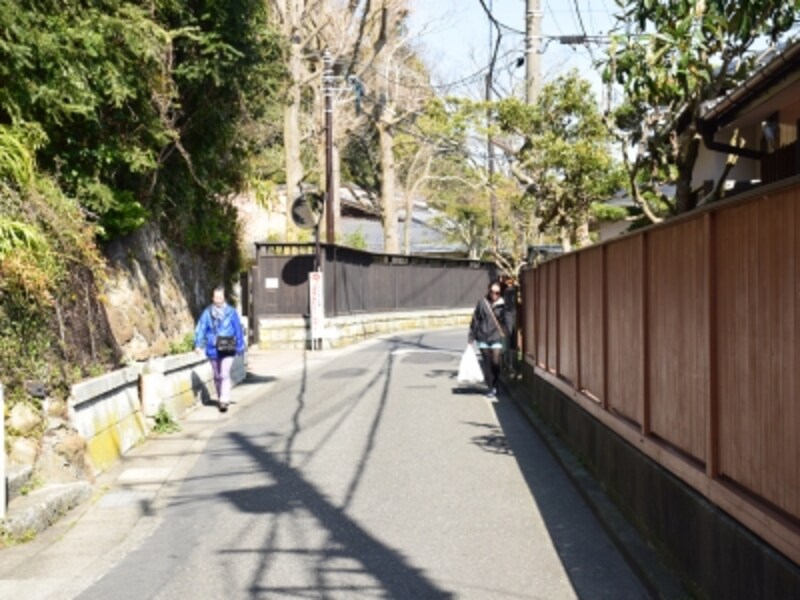 窟堂道を歩きます