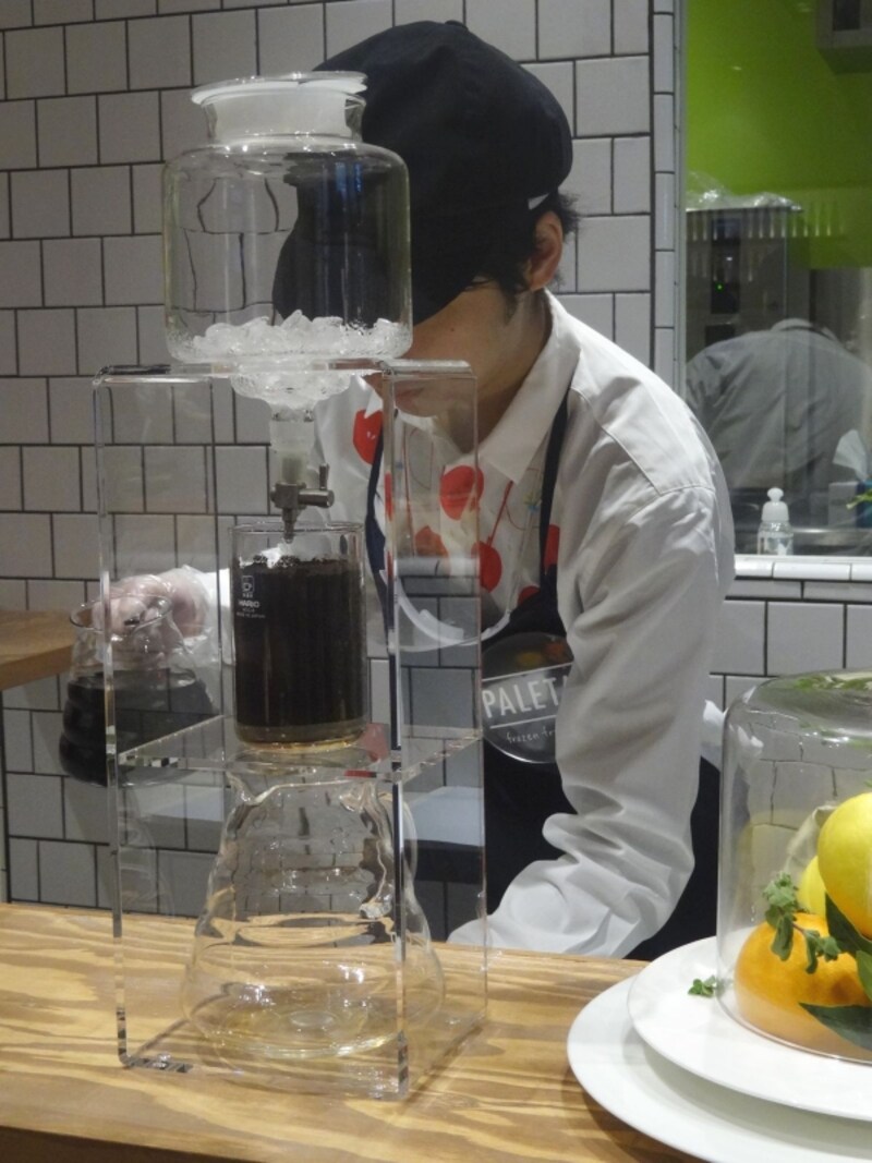 「PARETAS」東京ミッドタウン店では氷出しで淹れたオーガニックコーヒも提供