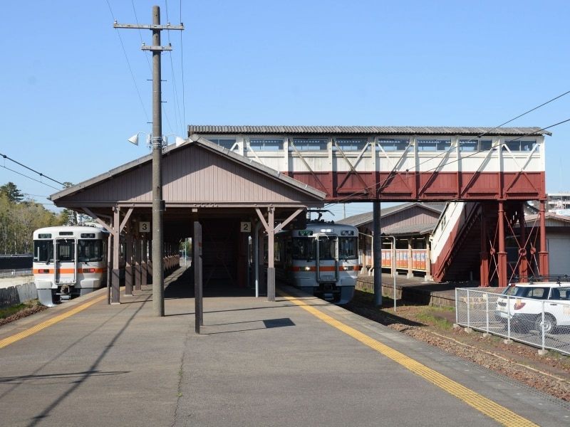 半田駅