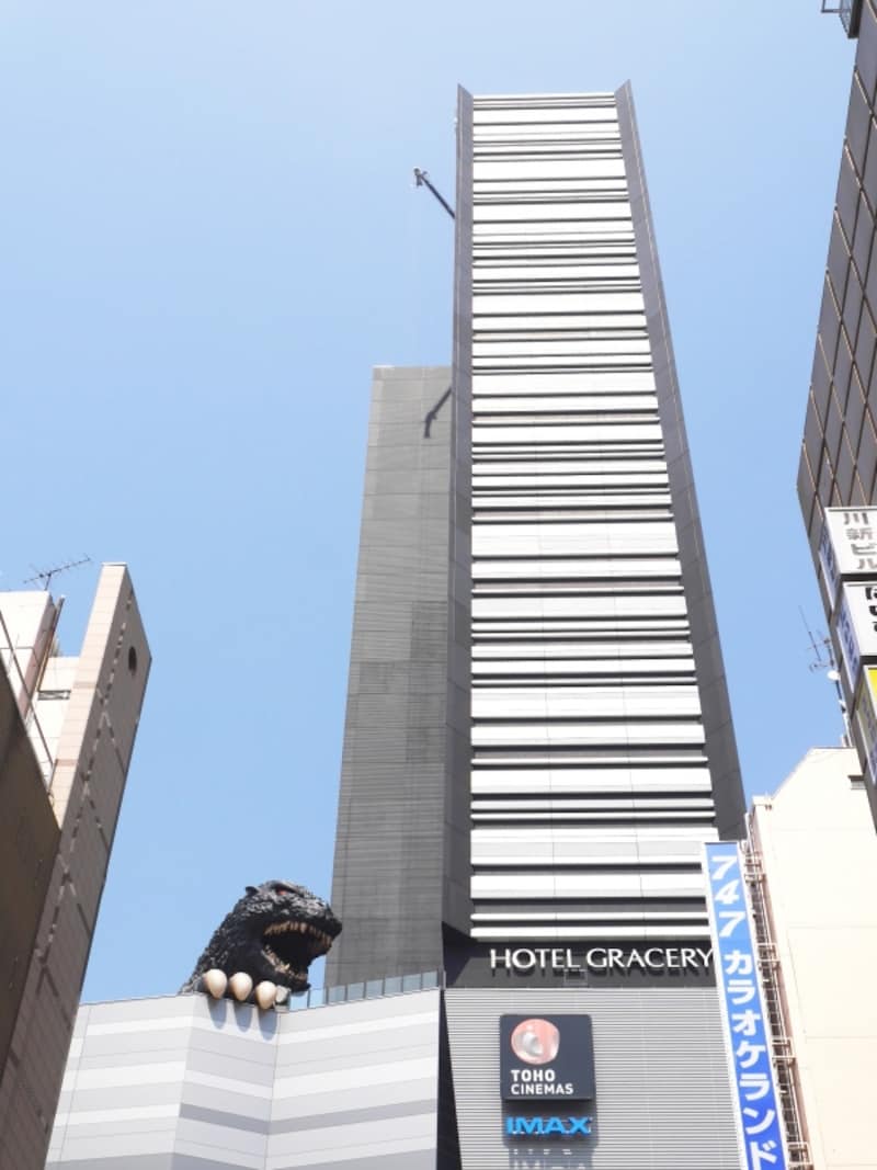 近寄って撮ったビル外観