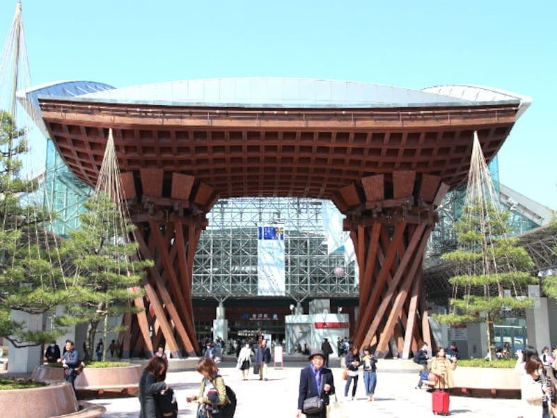 金沢駅前鼓門