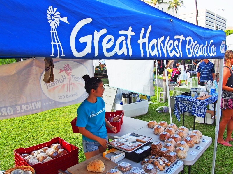 全米展開のパン屋、グレート・ハーベスト・ブレッドも出店。100％全粒粉を使用したずっしりとしたパンなのに、やわらかくモチモチと美味しい