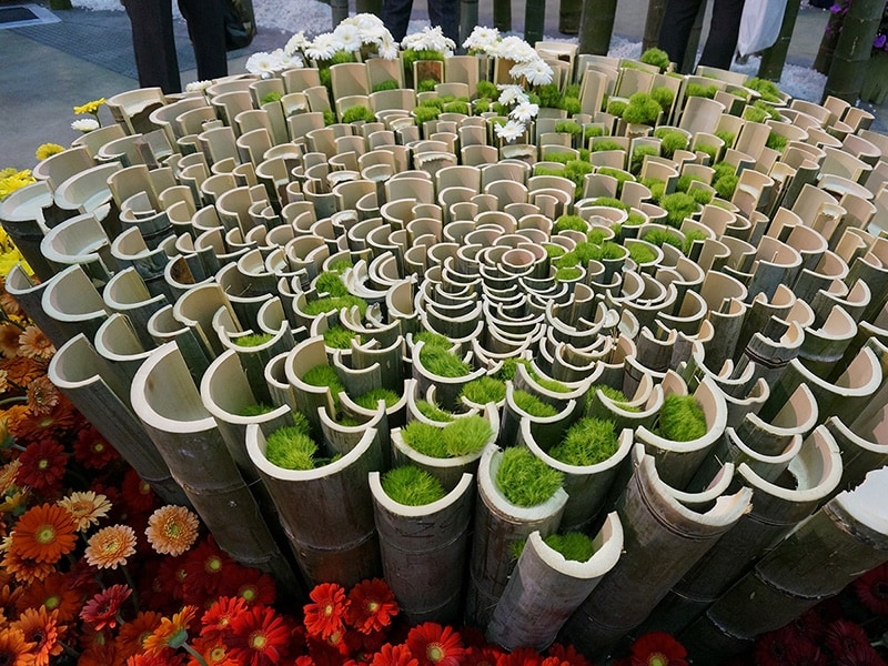 竹を使ったディスプレイの中心