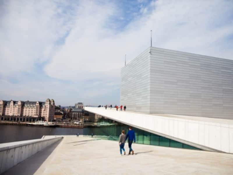 天上を歩けるオペラハウス