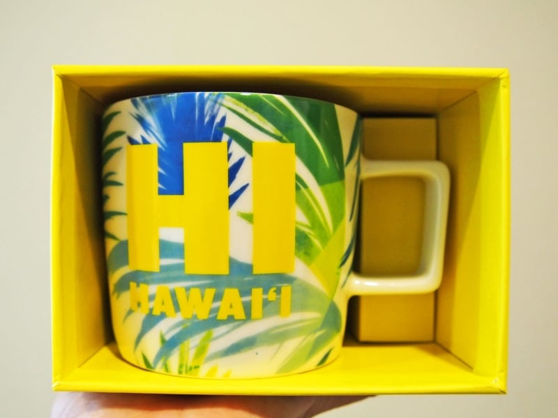 HIロゴがインパクト大の2016年発売マグは現在も継続中。同デザインのタンブラーも