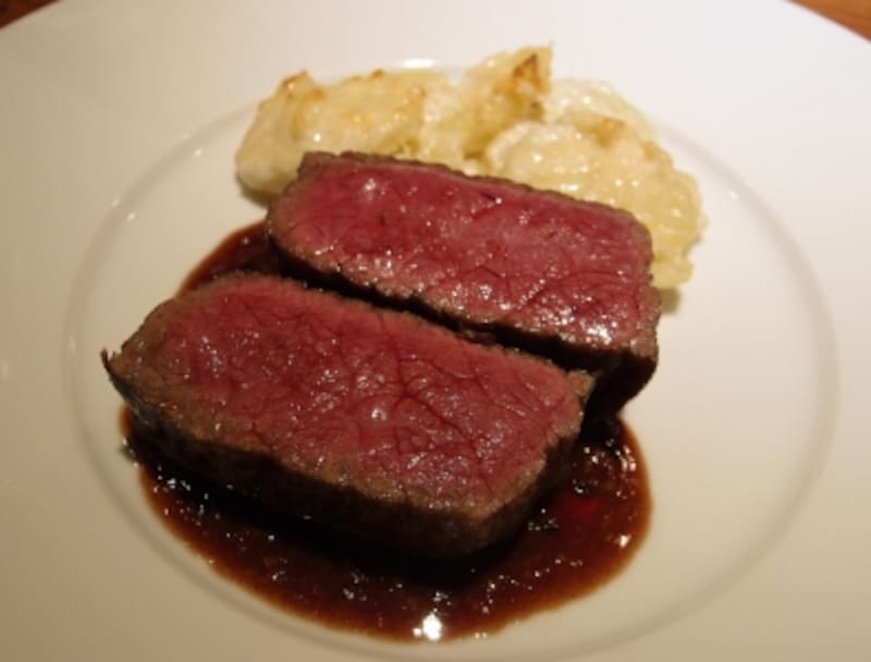 なにわ黒牛undefined炭火焼き