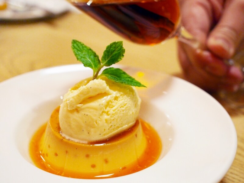 シェリーとセットでオーダーしたい「自家製プリン+バニラアイス¥700」