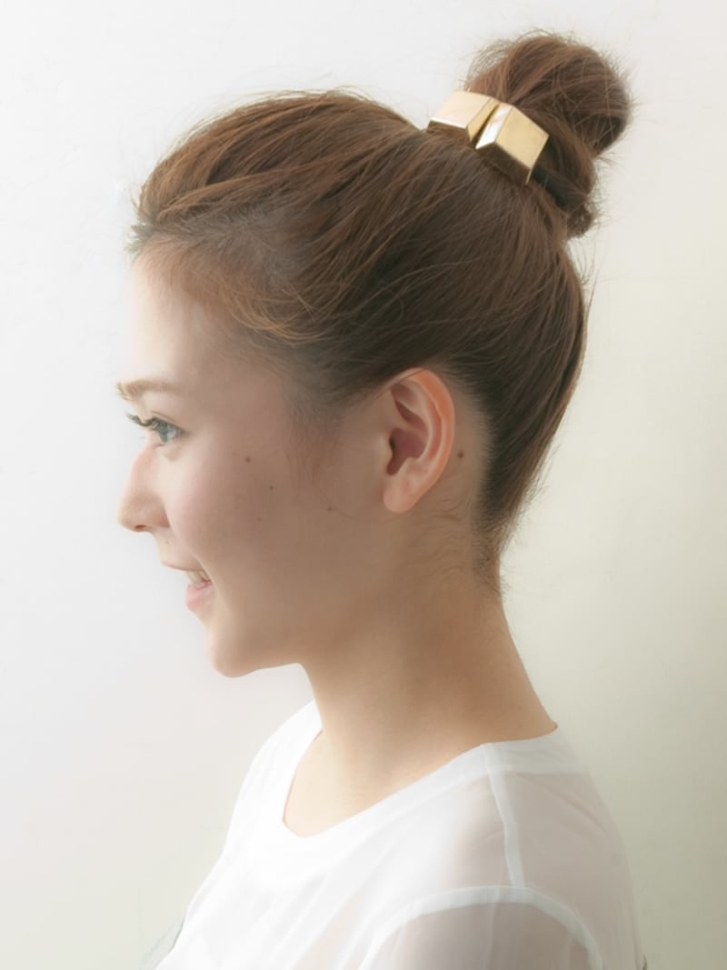 前髪なし(オールバック)のお団子ヘア