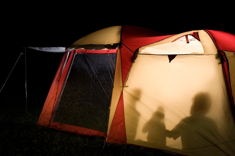 キャンプで寝れない！テントやマット、枕などのおすすめ対策