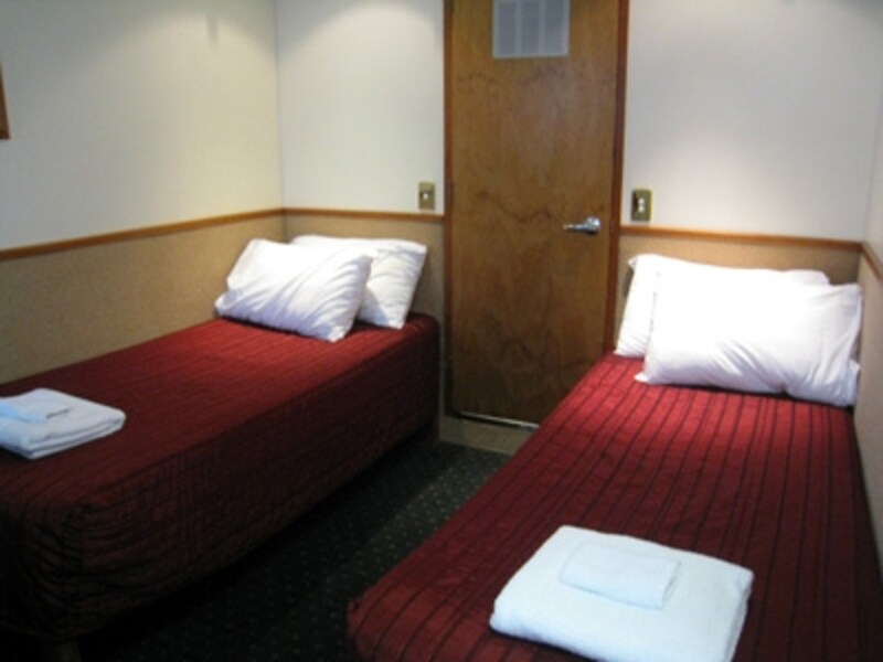 船上で一泊する際の二人部屋