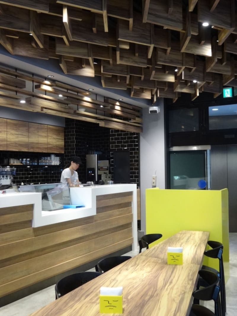 「ICE MONSTER OMOTESANDO(アイスモンスター 表参道)」店内1階