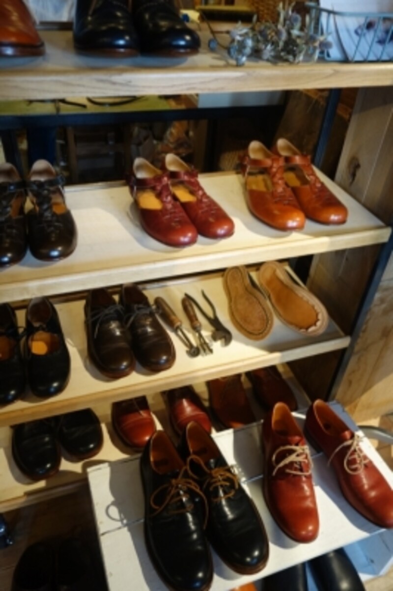 ころんと丸いつま先がかわいい。男女各種デザインあります