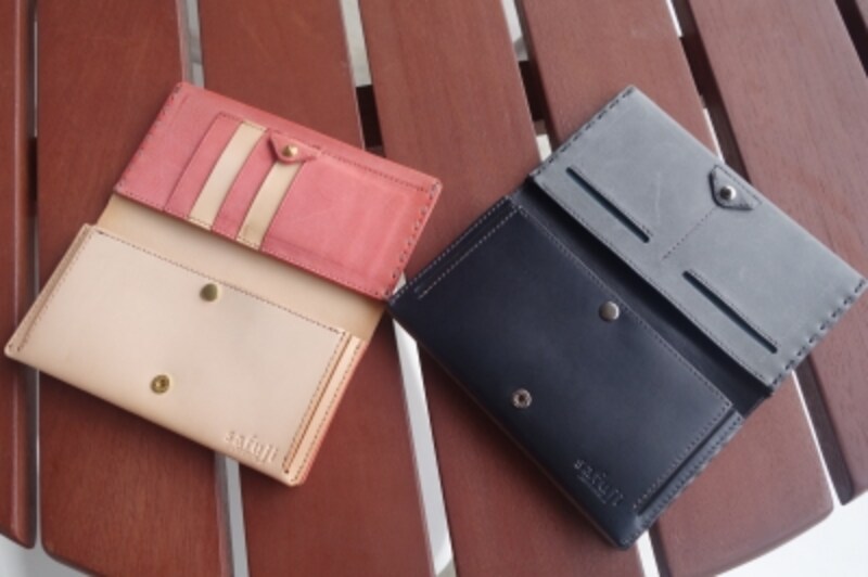 質感の良い革財布。右は納富さんモデル