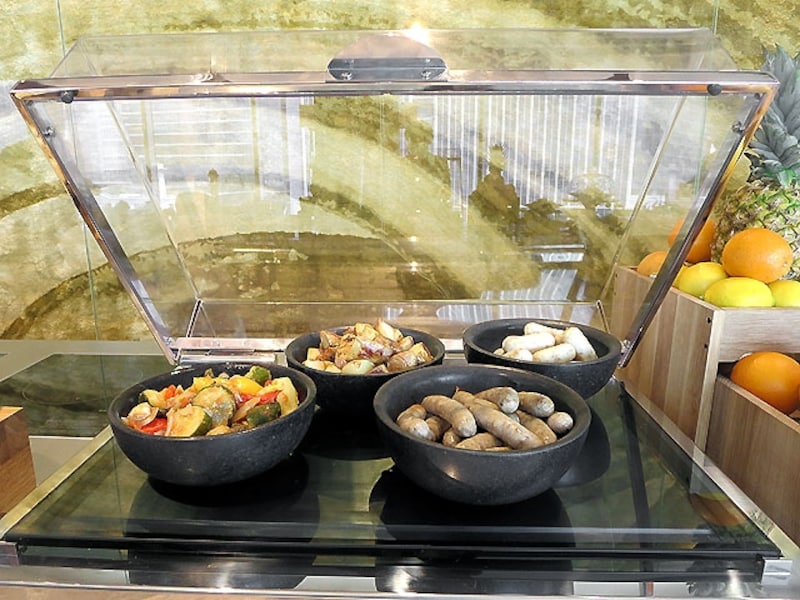 温菜のブッフェ台