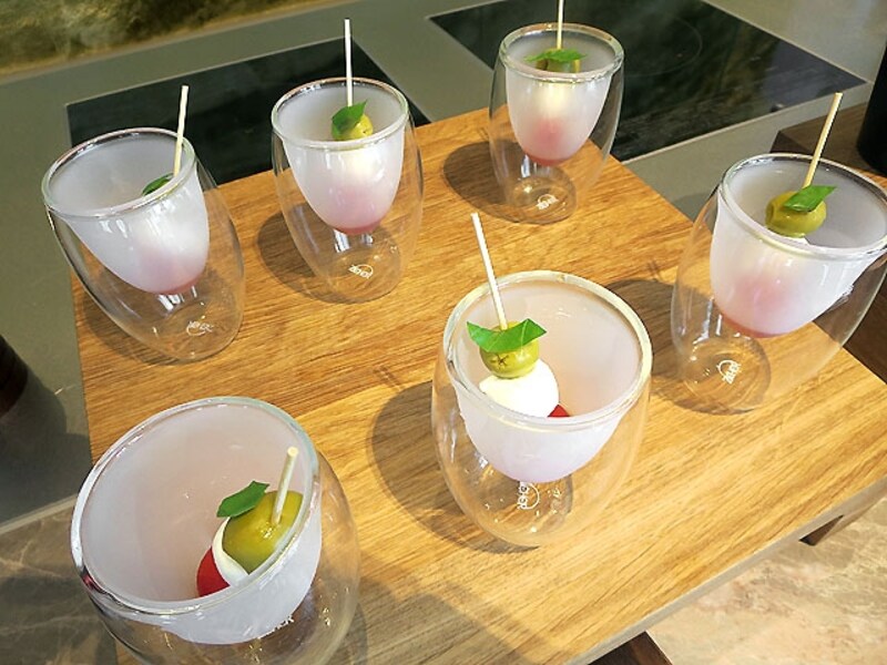 カプレーゼのピンチョス仕立て