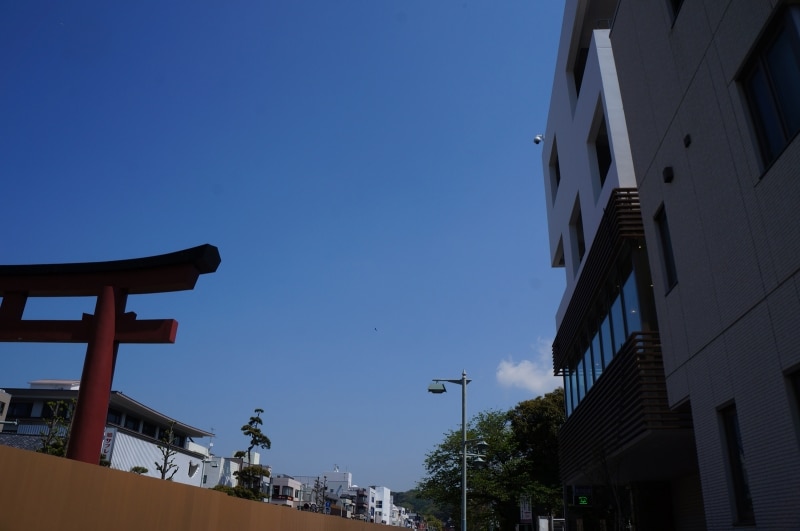 二ノ鳥居横、本店の斜向かいに位置します