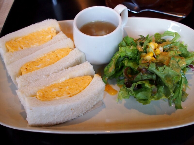 独特な味わいのたまごサンドはこの喫茶店の人気メニュー
