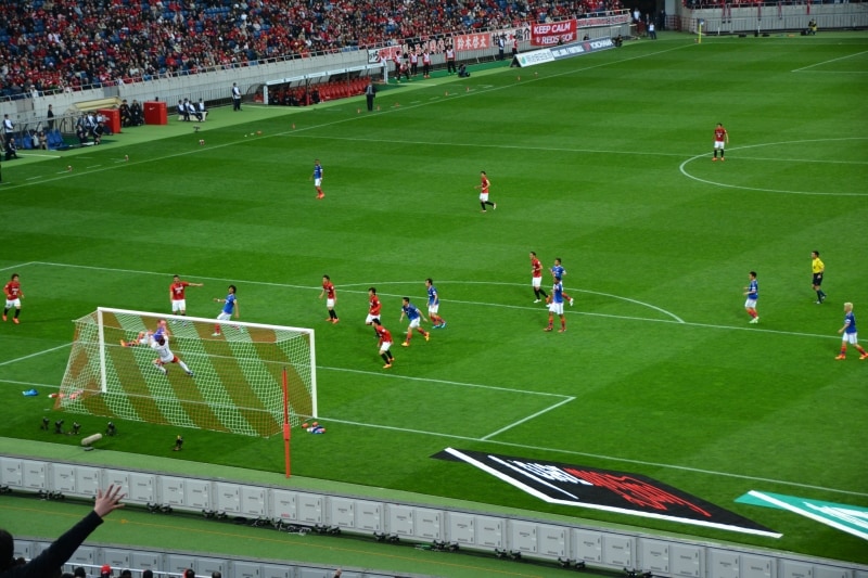 2015年4月18日のレッズ－マリノス戦前半46分レッズ、ズラタンのシュートは榎本ゴールキーパがファインセーブ