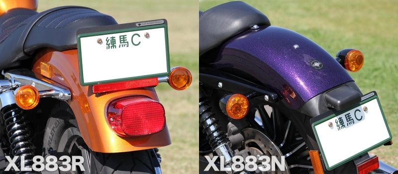 テールランプ一体型ウインカーを備えるXL883Nアイアンに対し、XL883Rはクラシカルなスタイルを貫く