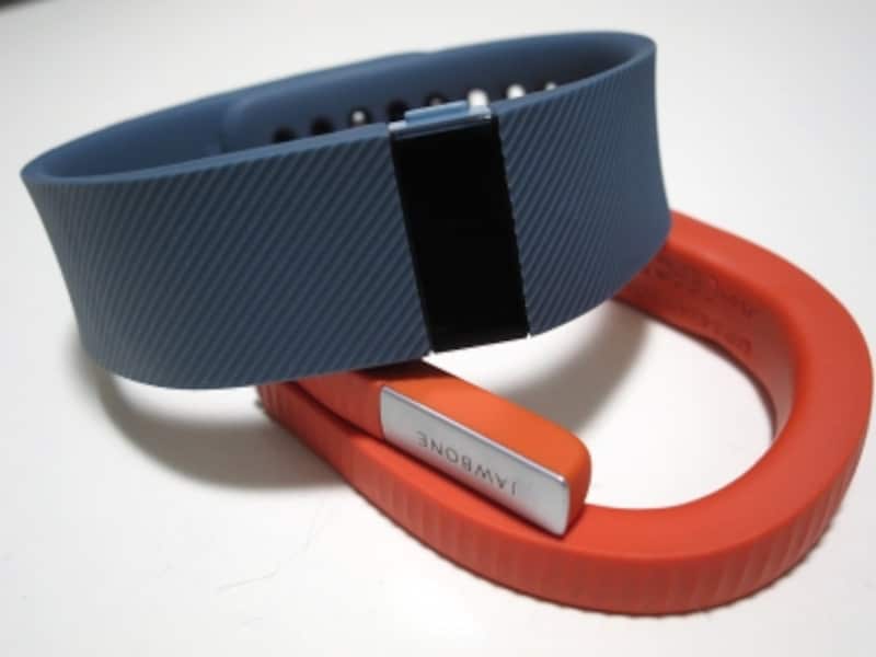 Fitbit ChargeとJAWBONE UP