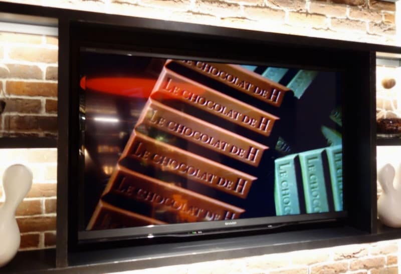 店内で映し出されるオリジナル映像