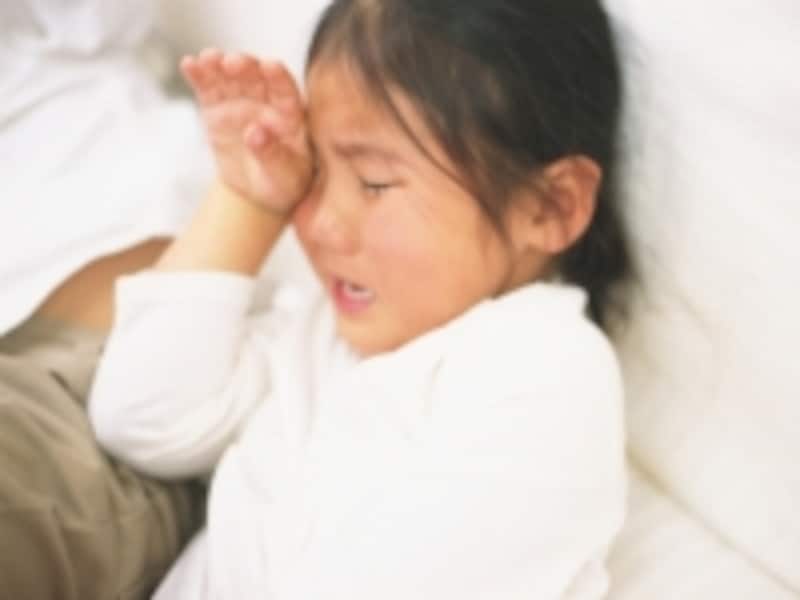 泣く子ども