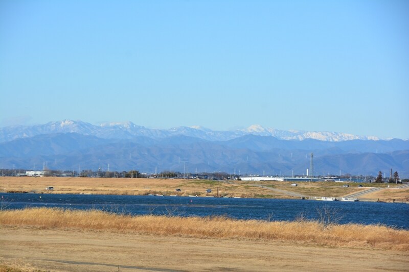 北東に繋がる榛名山、赤城山の山並み