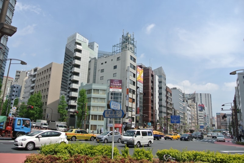 外堀通りと靖国通りの交差点