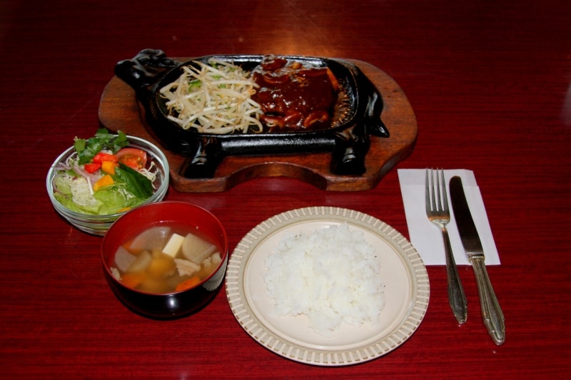 ハンバーグ定食