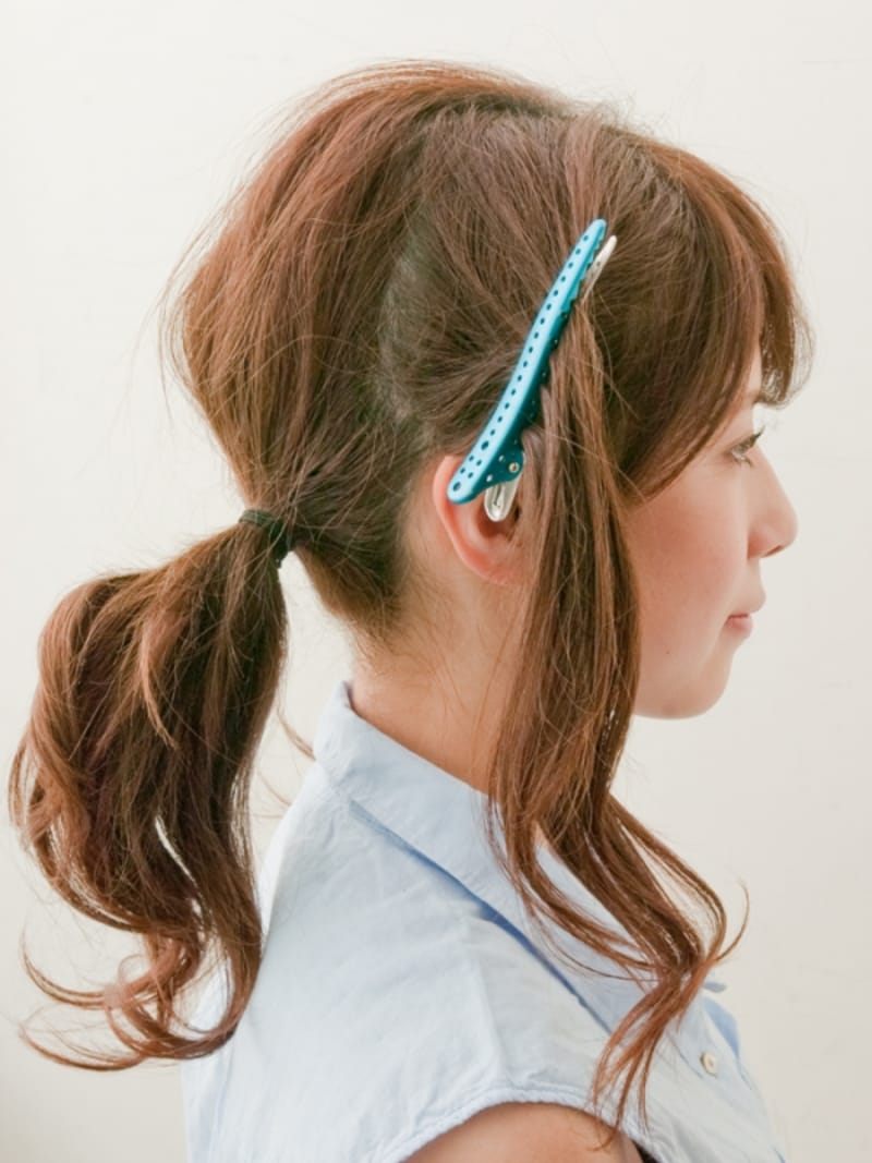 てぐしでざっくりとわけとって仮留めしておく