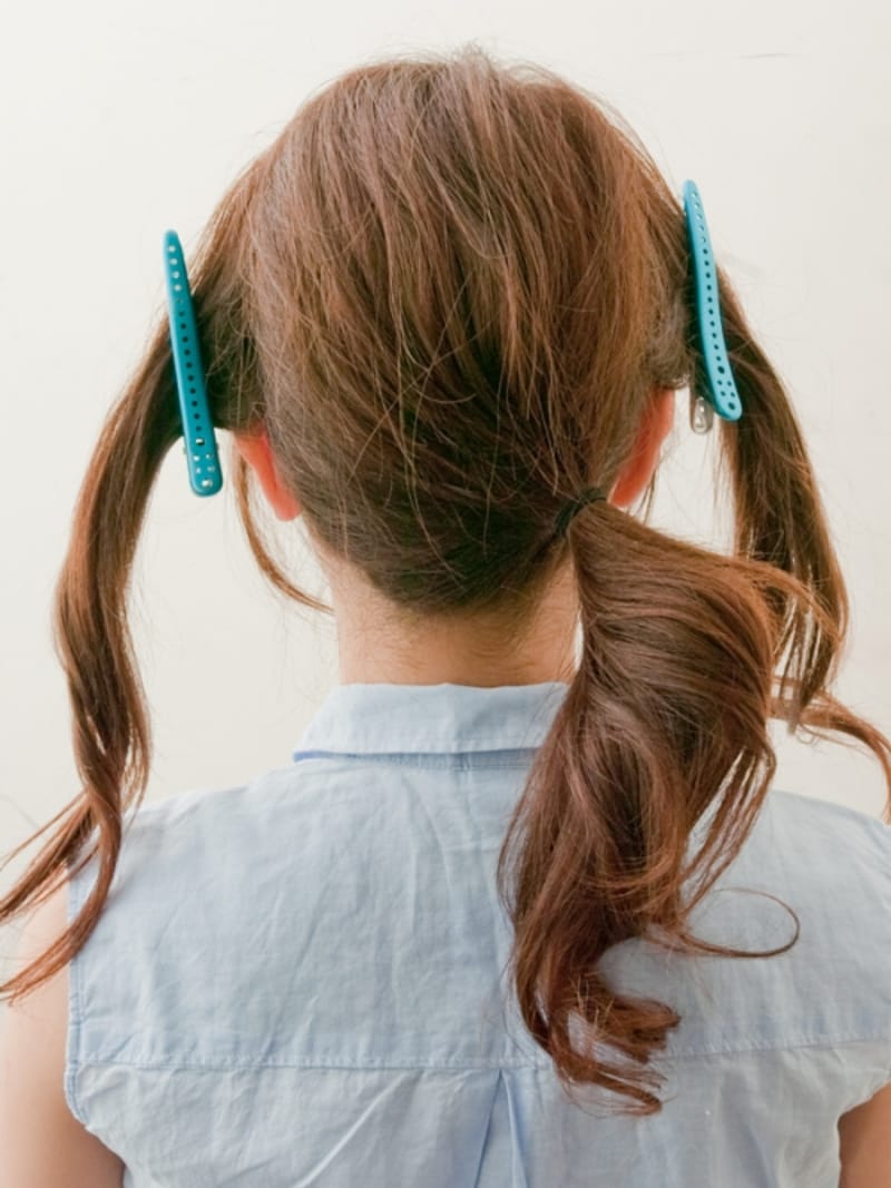 どちらか方サイドに寄せて結ぶ