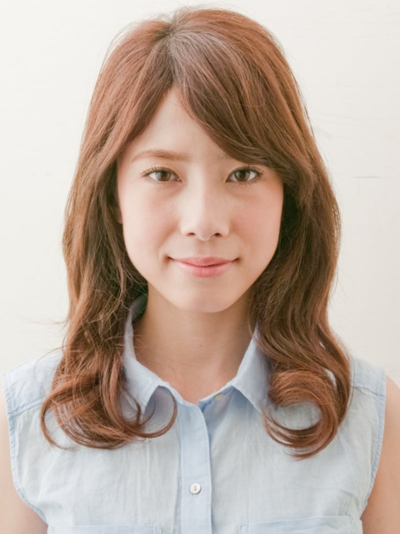 セミロングウェーブヘア